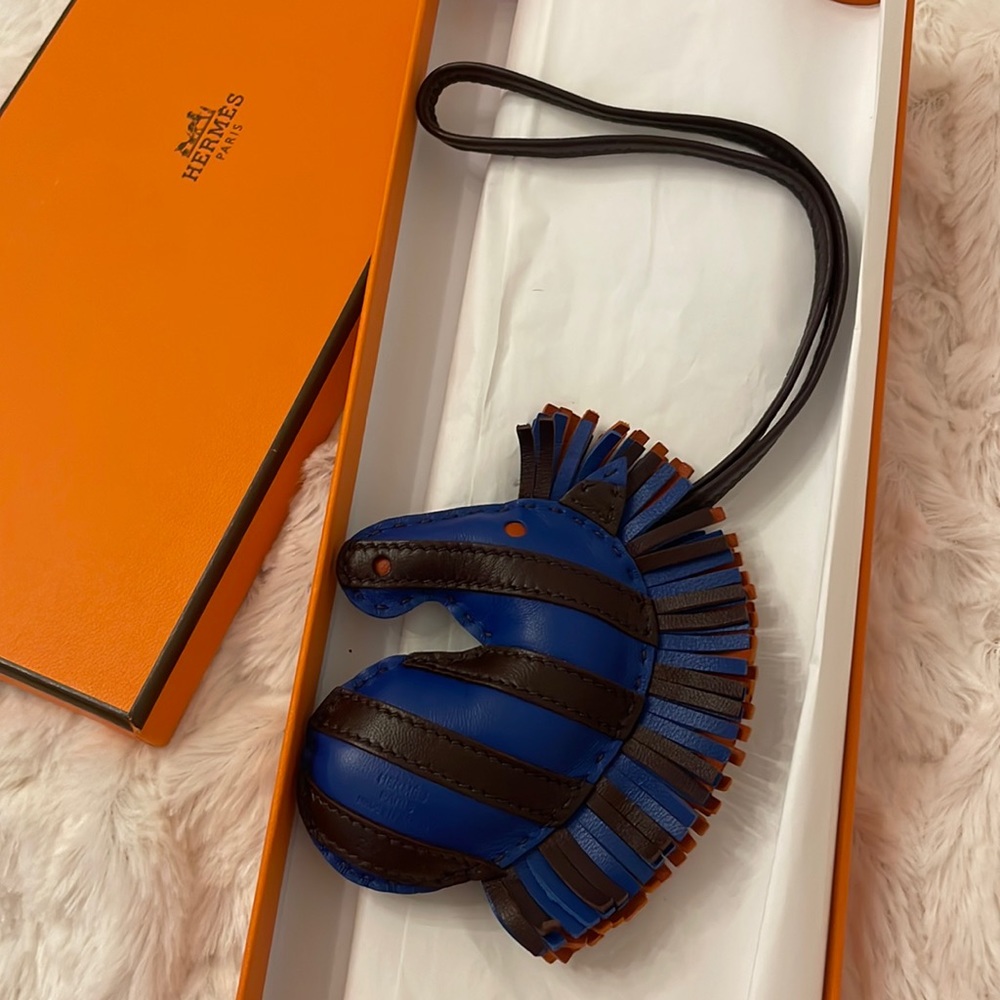 New Hermes Gee gee Savannah Zebra Charm Leather Bag Tag Navy
